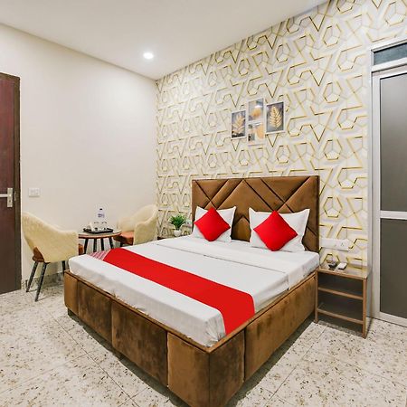 Hotel O Silver Sky Ludhiana Eksteriør billede