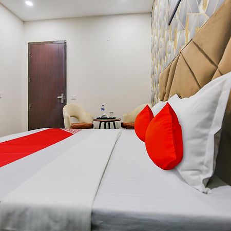 Hotel O Silver Sky Ludhiana Eksteriør billede