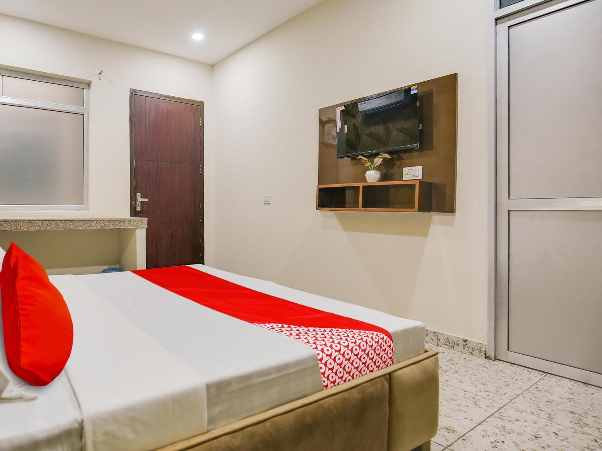 Hotel O Silver Sky Ludhiana Eksteriør billede