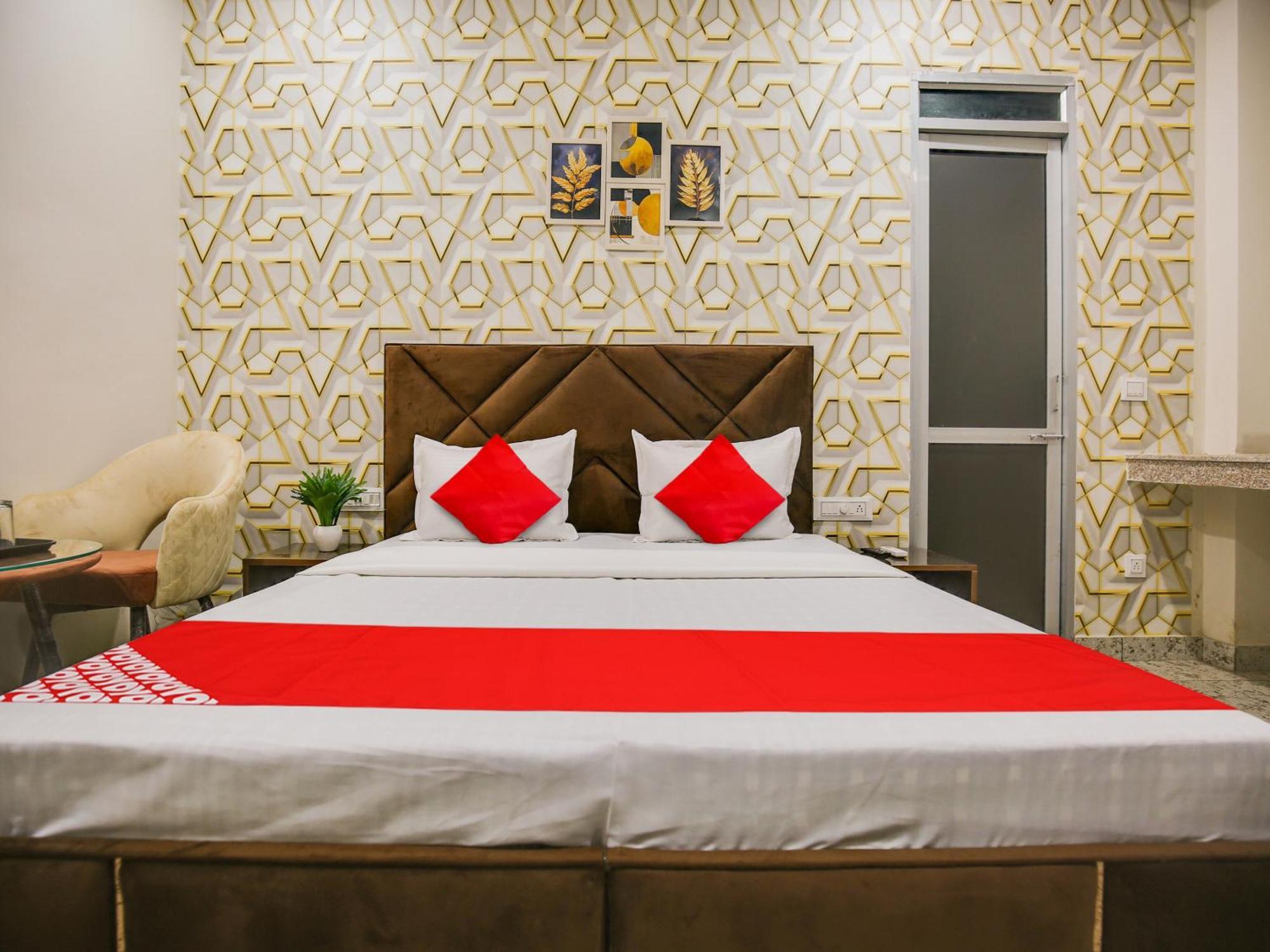 Hotel O Silver Sky Ludhiana Eksteriør billede