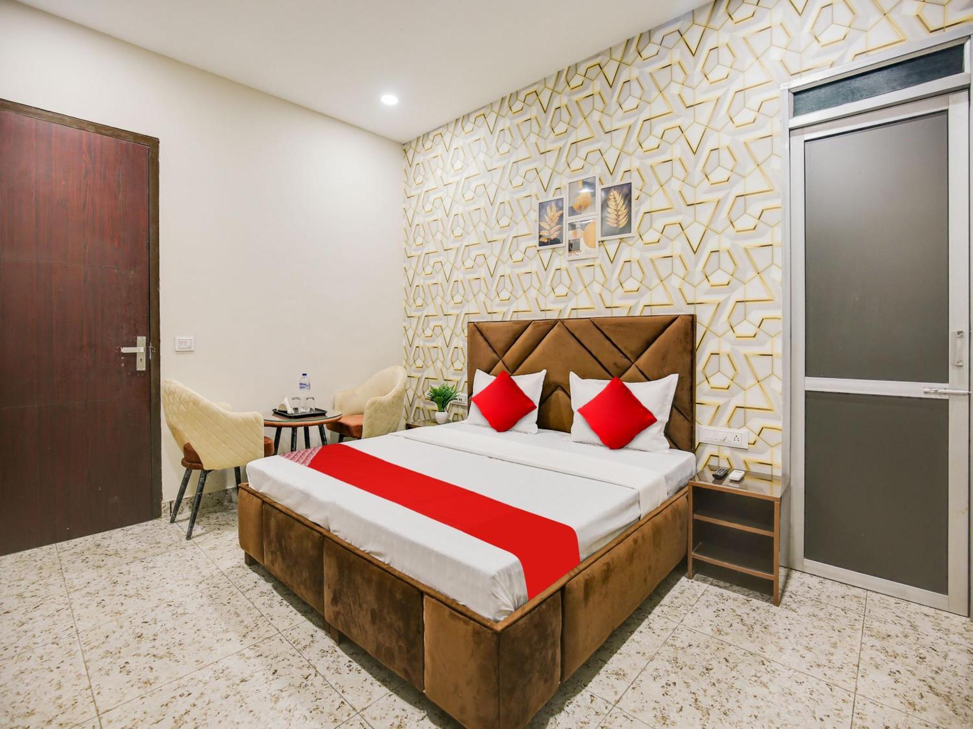 Hotel O Silver Sky Ludhiana Eksteriør billede